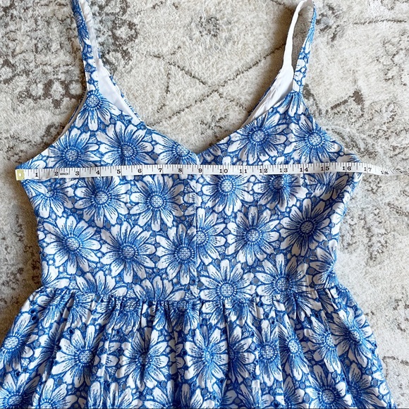 Simons CONTEMPORAINE Blue Daisy Print Cutout Embroidered Dress Size 4 - Picture 4 of 8